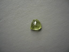 Minerály - Broušený kámen - olivín 7 mm, č.13f - 16533525_