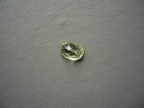 Minerály - Broušený kámen - olivín 8 mm, č.14f - 16533531_