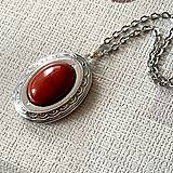 Náhrdelníky - Oval Red Jasper Locket Necklace / Oválny otvárací medailón s červeným jaspisom - 16534770_