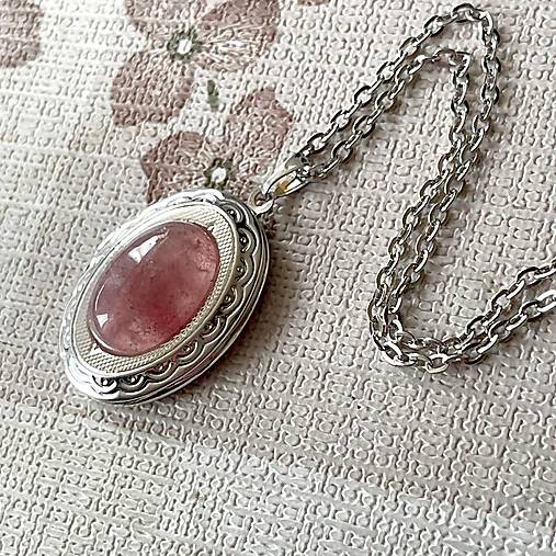 Oval Gemstone Antique Silver Locket Necklace / Otvárací medailón (Strawberry quartz)