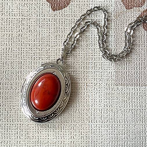 Oval Gemstone Antique Silver Locket Necklace / Otvárací medailón (Red Jasper)