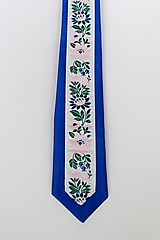 Pánske doplnky - pánska kravata FOLK slim svetlo modrá s krojovkou - 16535711_