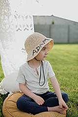 Detské čiapky - Slamený klobúk bledý s menom - 16534578_