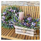 Dekorácie - Kvetinový boxik so sviečkou Levanduľa a pivonky - 16534300_