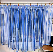 Úžitkový textil - Šitá záclona zo svetlomodrej organzy - 16536148_