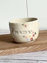 Nádoby - Pohárik s nápisom mama, malé kvety (cappuccino) - 16538699_