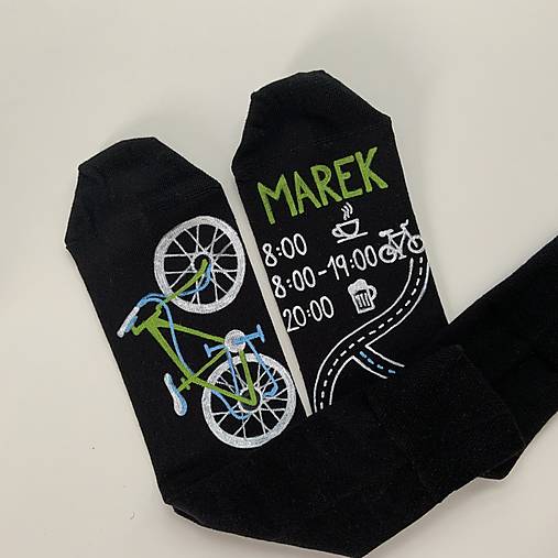 Maľované čierne ponožky s bicyklom, menom a denným harmonogramom :)