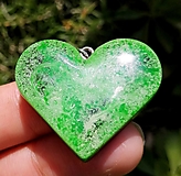 Náhrdelníky - Prívesok veľký zelené srdce §81 - 16537280_