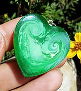 Náhrdelníky - Prívesok veľké zelené srdce §82 - 16537390_