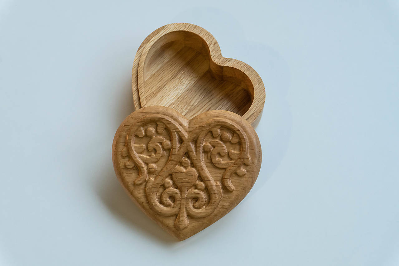 Drevený box-srdce (dub)