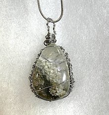 Náhrdelníky - 3D garden quartz (lodolit) prívesok - 16542449_