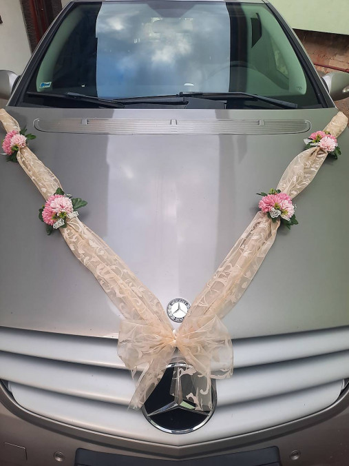 Iné doplnky - Výzdoba na auto s kvetmi - 16544589_