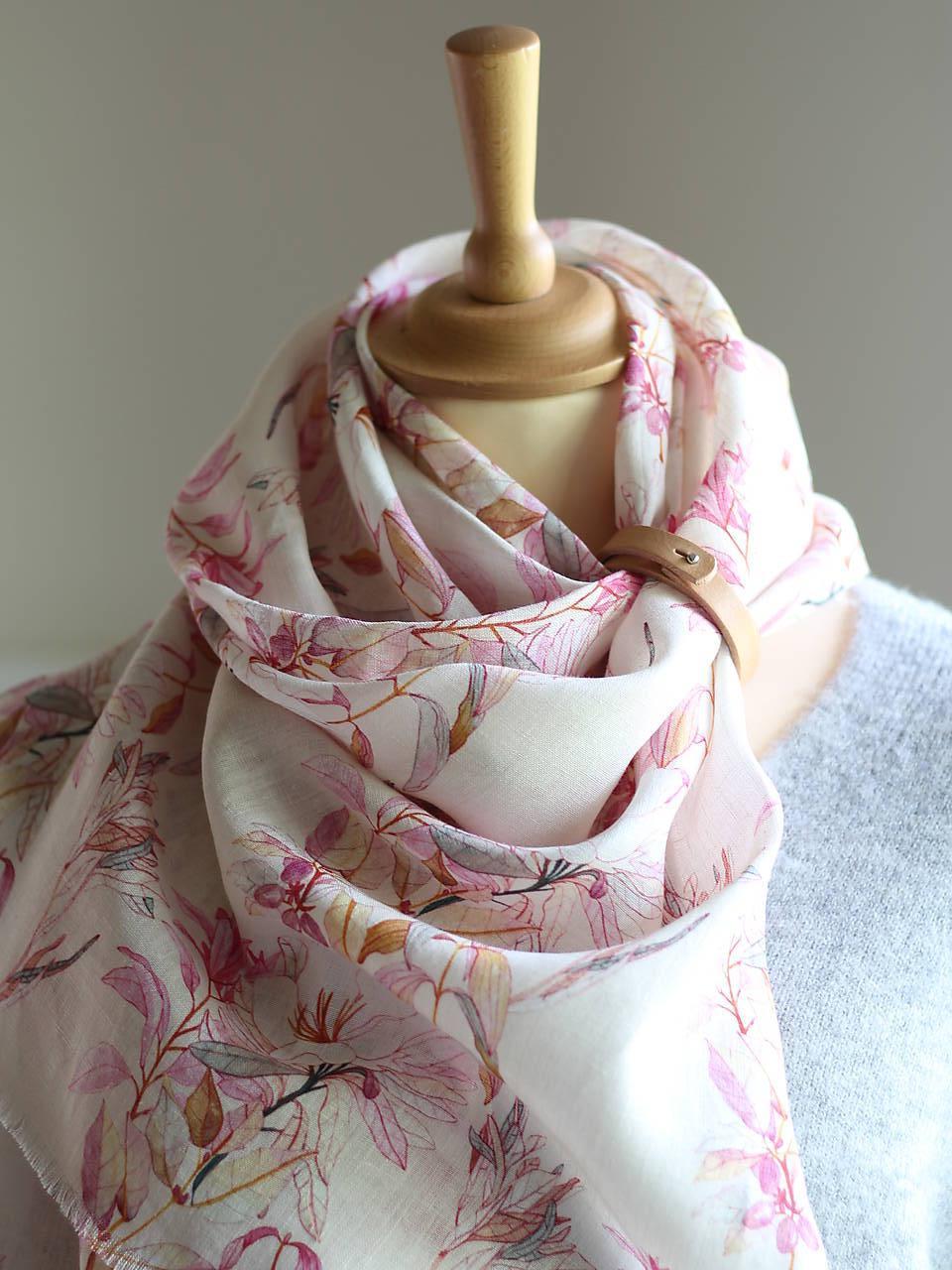 Exkluzívna dámska šatka zo 100% ľanu, dámska prírodná kvetinová šatka "Lilian"