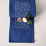 Úžitkový textil - Vyšívaný obrus stredový - modrý, 20 x 138 - 16542790_