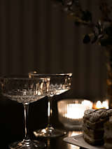 Sviečky - Čajové bezobalové sviečky v sklenenom svietniku - 16542715_