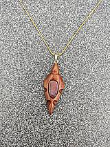Náhrdelníky - Dřevěný šperk s Fluoritem - 16543248_