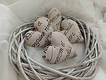 Darčeky pre svadobčanov - Sivé levanduľové srdiečká - 16542973_