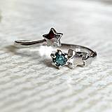 Prstene - Diamond Star AG925 Ring / Jemný strieborný prsteň s modrým diamantom a hviezdami E032 - 16548031_