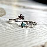 Prstene - Diamond Star AG925 Ring / Jemný strieborný prsteň s modrým diamantom a hviezdami E032 - 16548032_