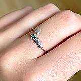Prstene - Diamond Star AG925 Ring / Jemný strieborný prsteň s modrým diamantom a hviezdami E032 - 16548033_