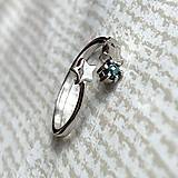 Prstene - Diamond Star AG925 Ring / Jemný strieborný prsteň s modrým diamantom a hviezdami E032 - 16548034_