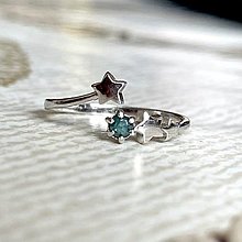 Prstene - Diamond Star AG925 Ring / Jemný strieborný prsteň s modrým diamantom a hviezdami E032 - 16548032_