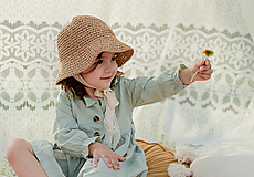 Detské čiapky - Slamený klobúk hnedý s krajkovými šnúrkami - 16546037_