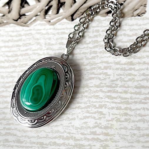 Oval Gemstone Antique Silver Locket Necklace / Otvárací medailón (Malachite E033)