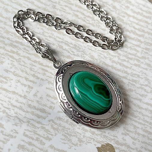 Oval Gemstone Antique Silver Locket Necklace / Otvárací medailón (Malachite E033)