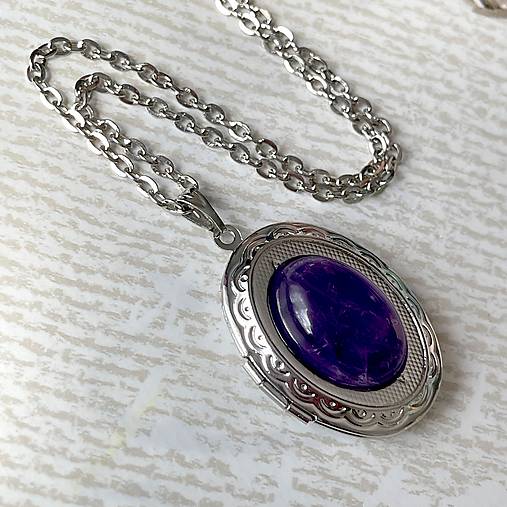 Oval Gemstone Antique Silver Locket Necklace / Otvárací medailón (Amethyst E033)