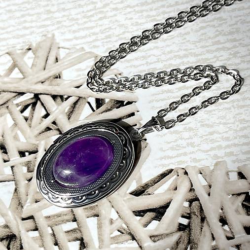 Oval Gemstone Antique Silver Locket Necklace / Otvárací medailón (Amethyst E033)