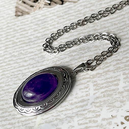 Oval Gemstone Antique Silver Locket Necklace / Otvárací medailón (Amethyst E033)