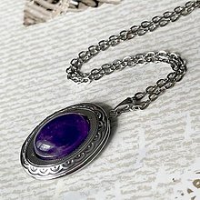Náhrdelníky - Oval Gemstone Antique Silver Locket Necklace / Otvárací medailón (Amethyst E033) - 16551367_