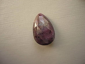 Minerály - Broušená kapka - rubín 19 mm č.6f - 16550879_