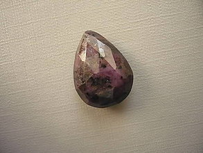 Minerály - Broušená kapka - rubín 19 mm č.16f - 16550886_