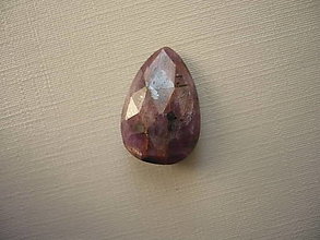Minerály - Broušená kapka - rubín 19 mm č.30f - 16550939_