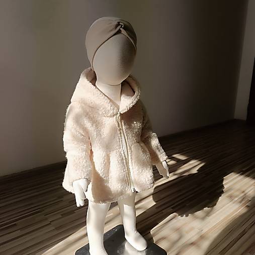 Prechodný detský kabát z bukle latky