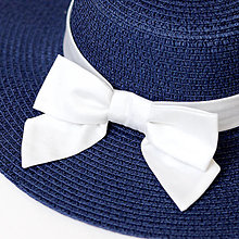 Čiapky, čelenky, klobúky - Polly - tmavo modrý slamený klobúk s výberom stuhy (biela) - 16556141_