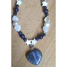 Náhrdelníky - Náhrdelník lapis lazuli so sladkovodnou perlou - 16554158_