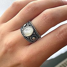 Prstene - ZĽAVA 50% Moostone Antique Silver Ring / Starostrieborný prsteň s prírodným mesačným kameňom E034 - 16558500_