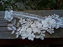 Spodná bielizeň - Čipkový svadobný podväzok ivory so strieborným lemom 16 - 16557209_
