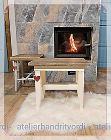 Dekorácie - praktický drevený stolček - 16556306_