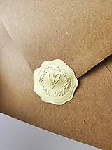 Úložné priestory & Organizácia - Zlatá samolepiaca nálepka "pečať" s razeným srdiečkom - 16556551_