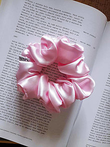 Ozdoby do vlasov - Saténová scrunchies baby ružová - 16559260_