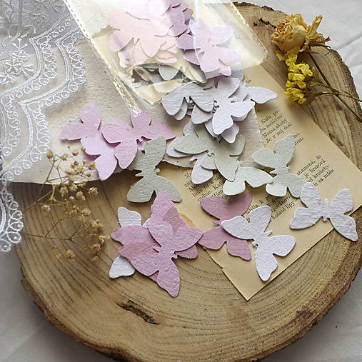 Konfety z ručného papiera- Motýľ