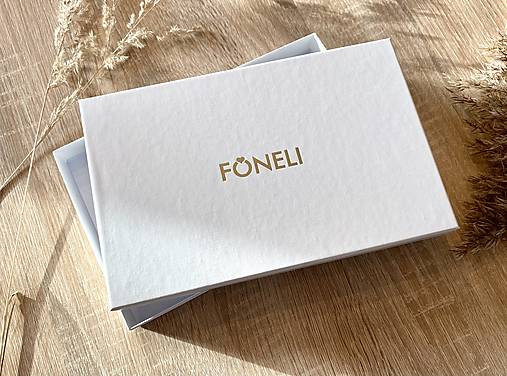 Darčeková krabička so zlatým logom FONELI
