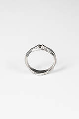 Prstene - Strieborný prsteň lamellae so surovým diamantom - 16566610_