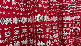 Úžitkový textil - Vitrážková záclonka,,čičmany na červenej" - 16568656_