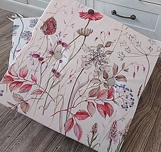 Úžitkový textil - Sedáky na stoličky,,kvetinová bordúra" s gombíkmi - 16568643_