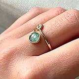 Prstene - Simple Leaf Green Kyanite Ag925 Gold Plated Ring / Strieborný pozlátený prsteň so zeleným kyanitom - 16568280_